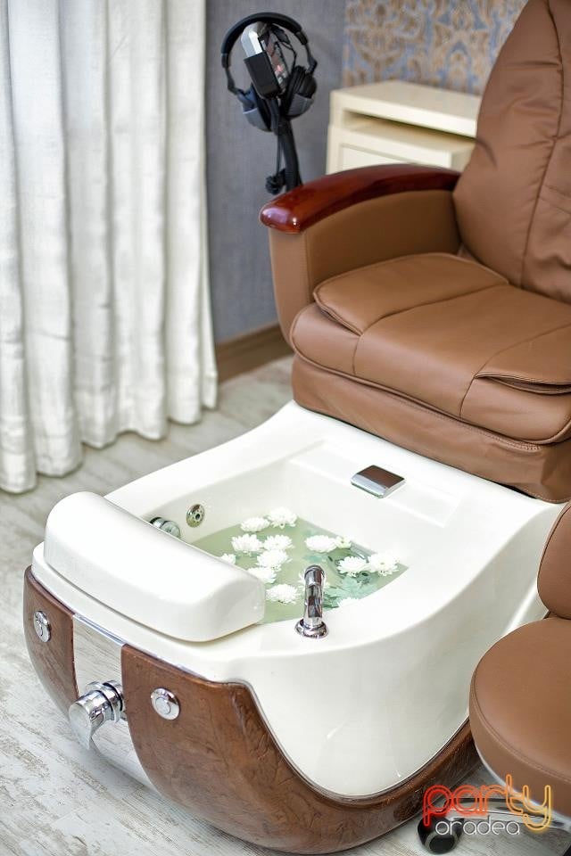 Gossip Nail Studio, Gossip Nail Studio