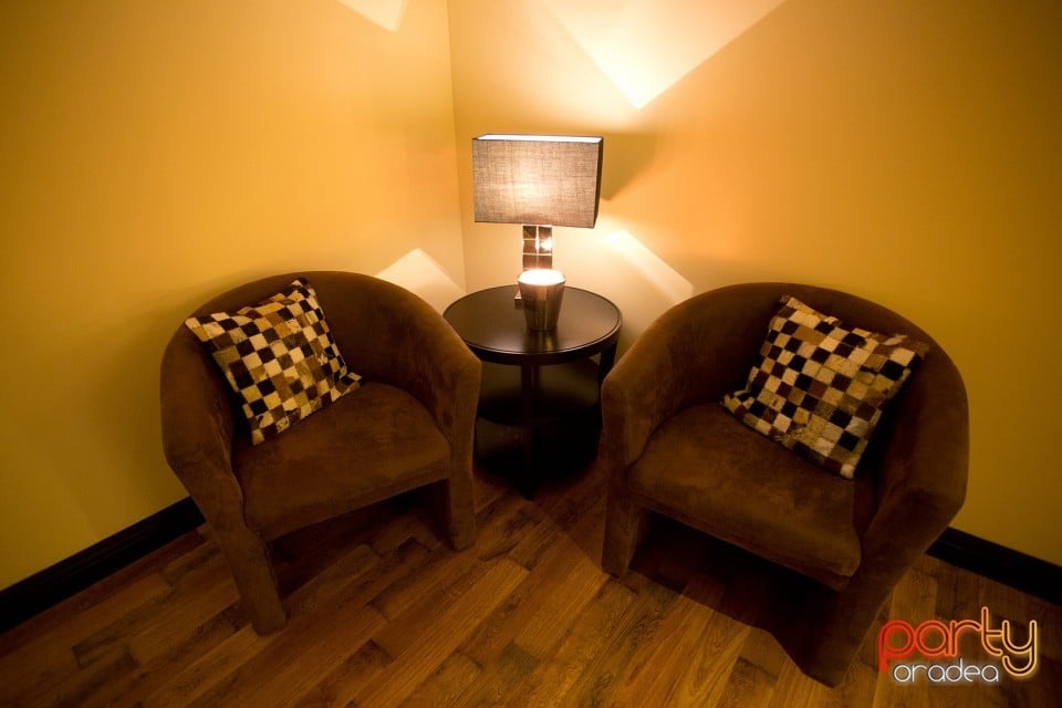 Gossip Nail Studio, Gossip Nail Studio
