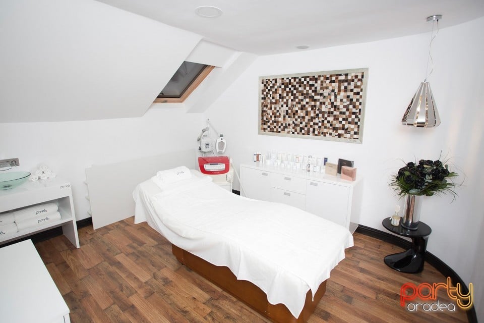 Gossip Nail Studio, Gossip Nail Studio