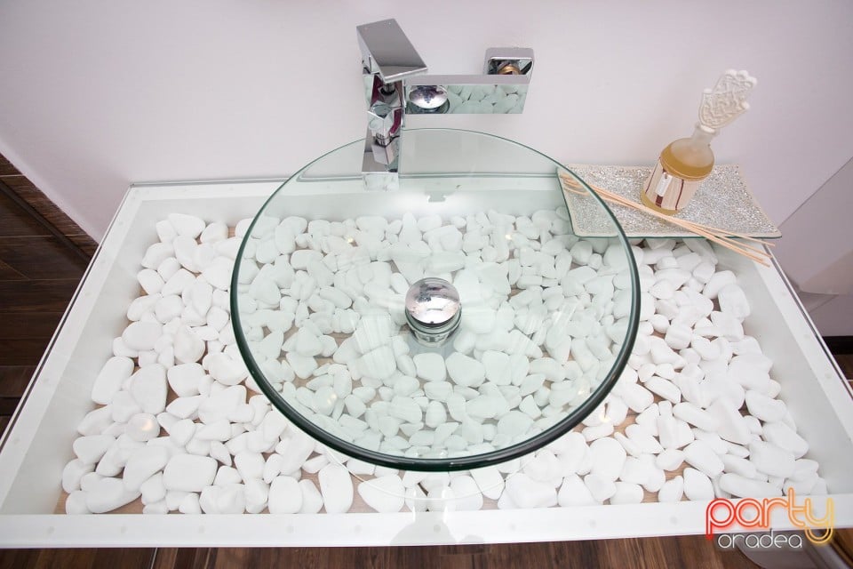 Gossip Nail Studio, Gossip Nail Studio