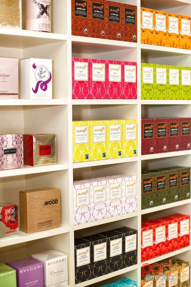 Gossip Nail Studio, Gossip Nail Studio