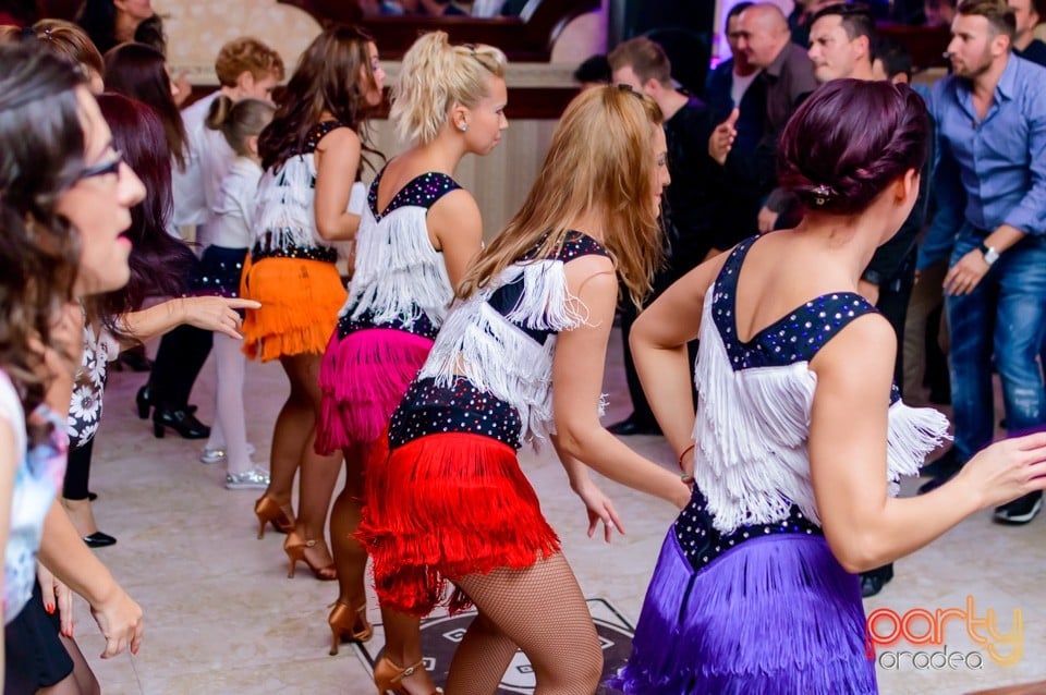 Grand Dancing Night, Grand Palace