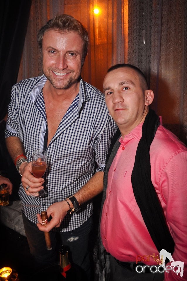 Grand Opening în The One Café & Club,