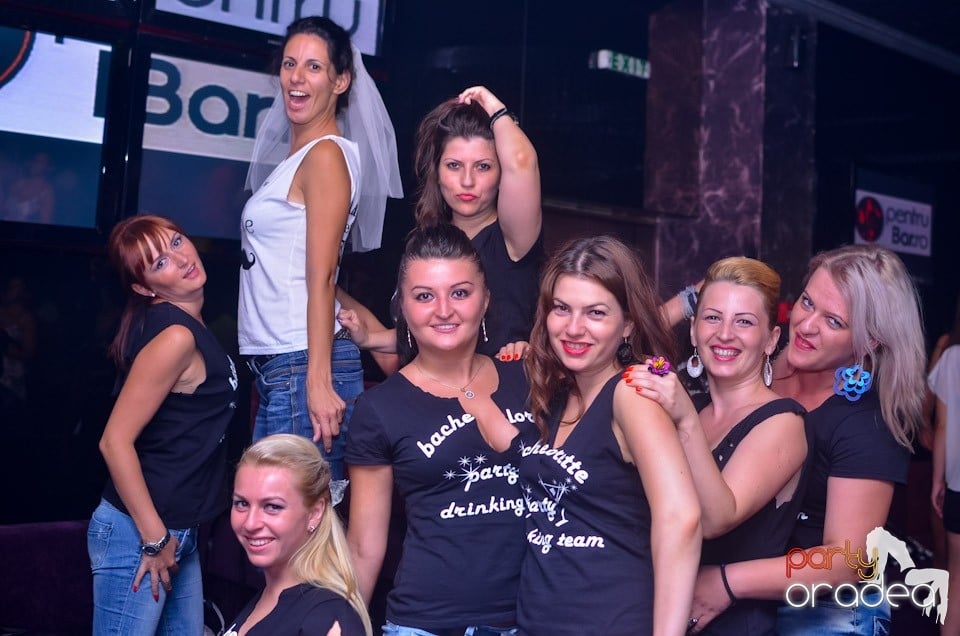 Grand VIP Party în The One Café & Club, 