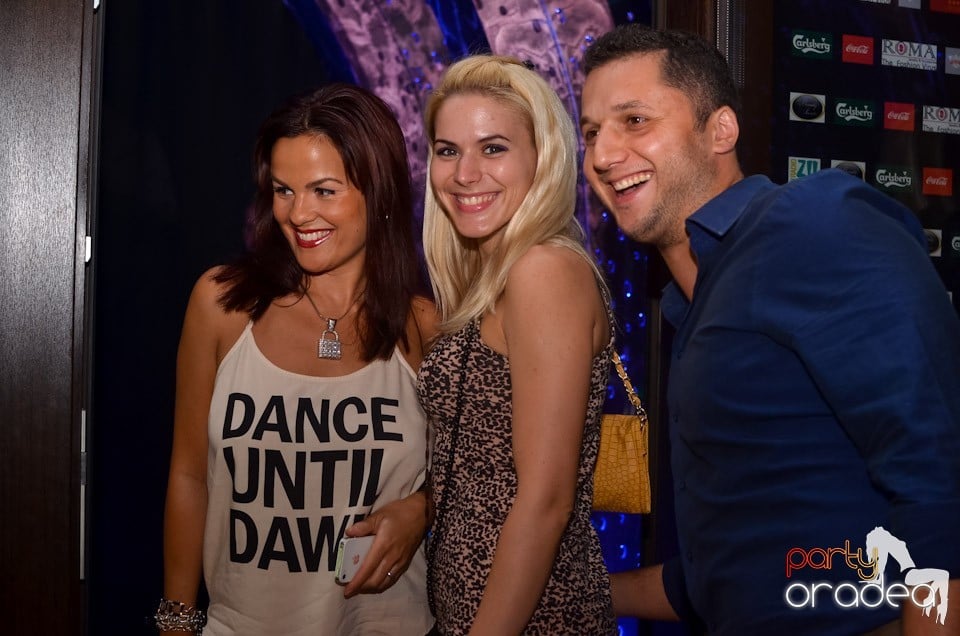 Grand VIP Party în The One Café & Club, 