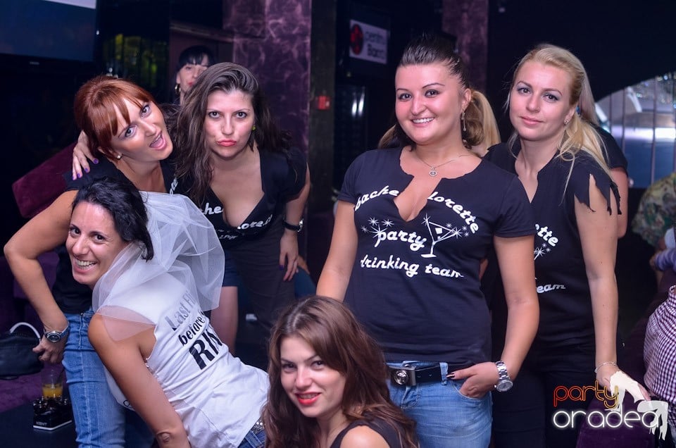 Grand VIP Party în The One Café & Club, 