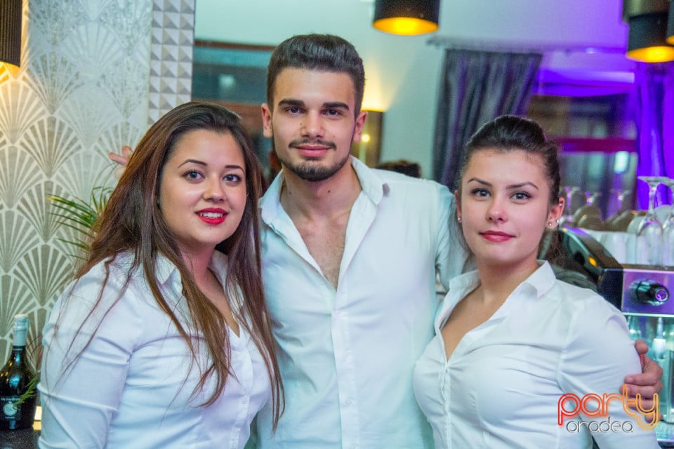 Grandezza Grand Opening, Grandezza - Caffe & Lounge