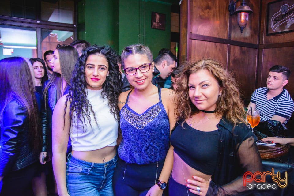 Saturday Night Party, Green Pub