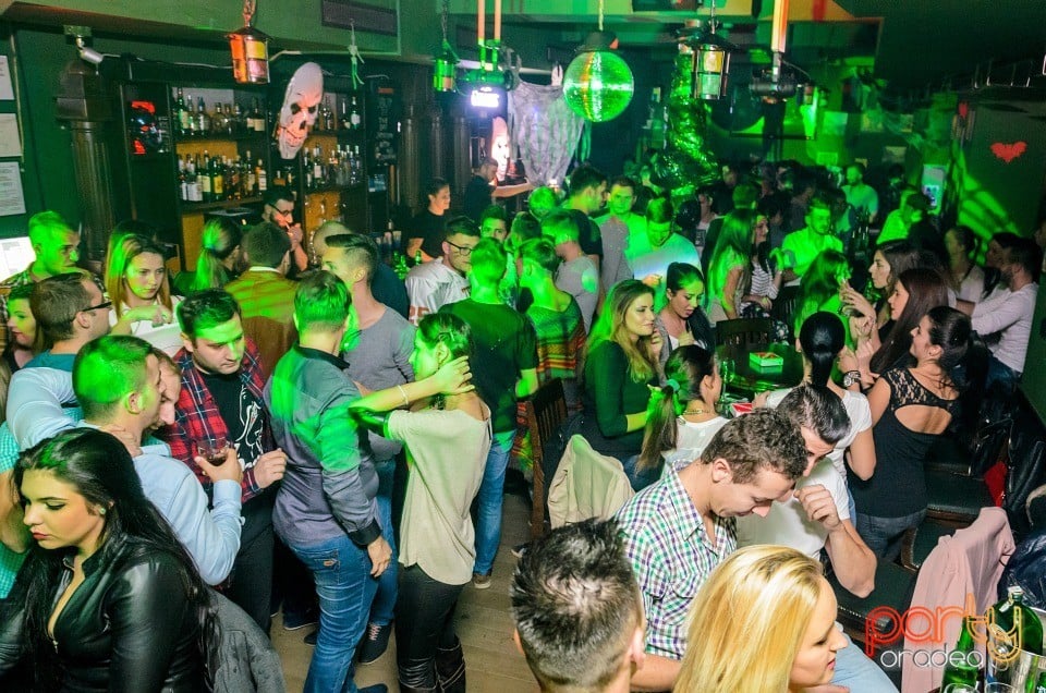 Green Witch Party, Green Pub