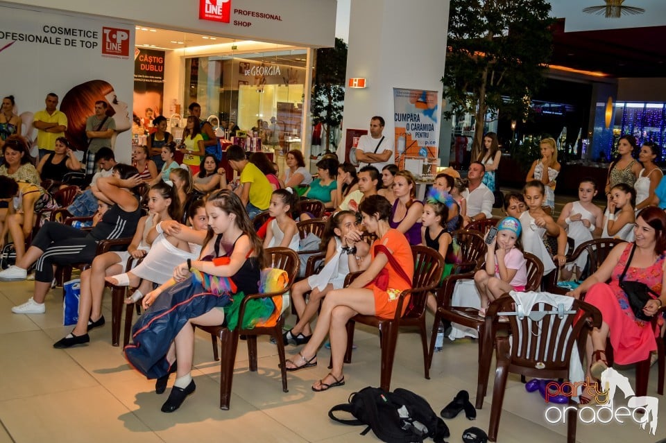 Carrefour - Grupul Muzical Luscynia & Kalliope Show Dance Team, Lotus Center