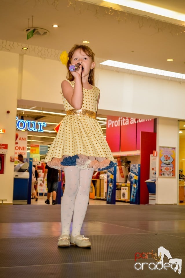 Carrefour - Grupul Muzical Luscynia & Kalliope Show Dance Team, Lotus Center