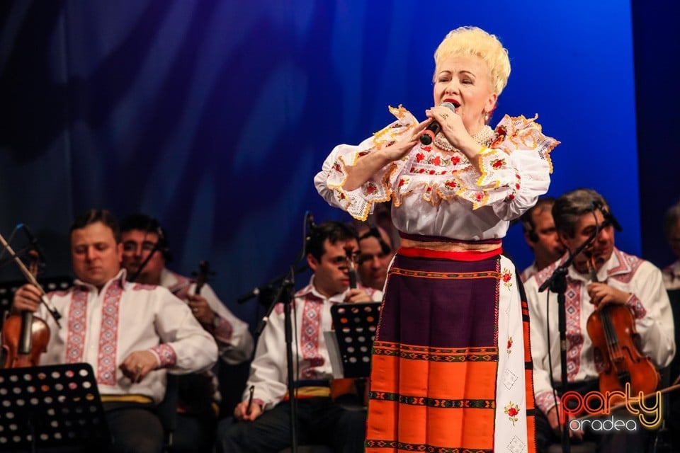 Hai să dăm mână cu mână, Teatrul Regina Maria