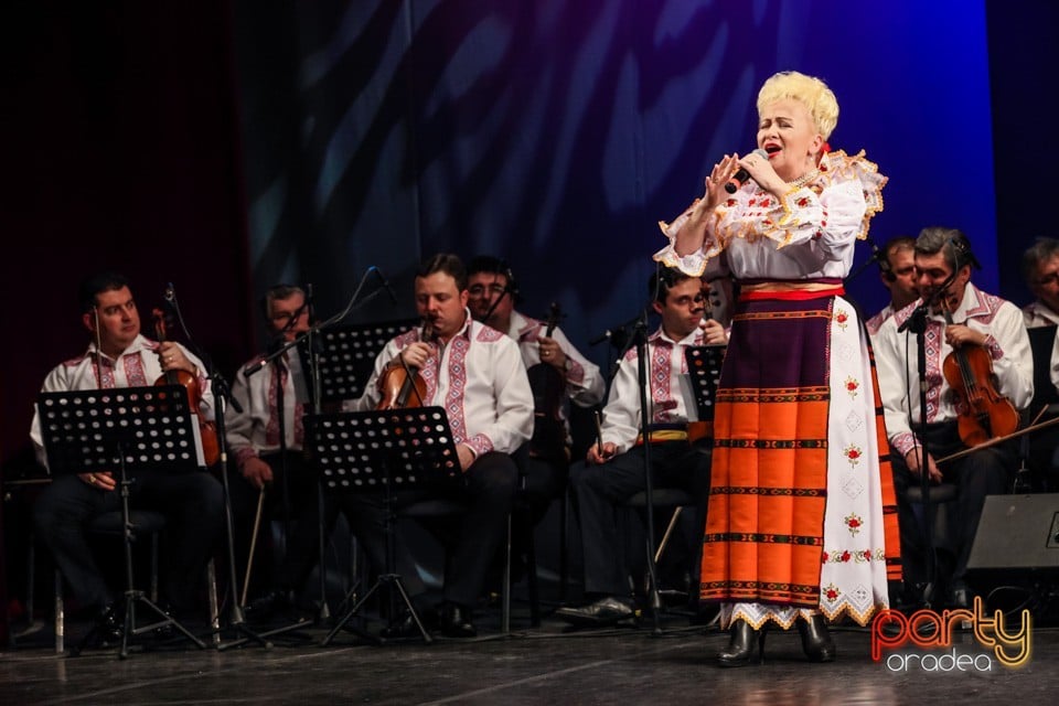 Hai să dăm mână cu mână, Teatrul Regina Maria