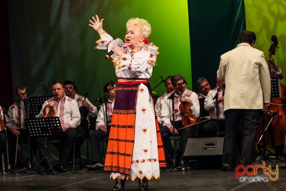 Hai să dăm mână cu mână, Teatrul Regina Maria