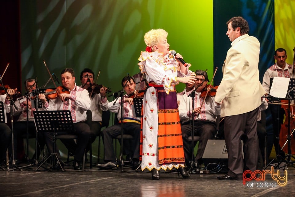 Hai să dăm mână cu mână, Teatrul Regina Maria