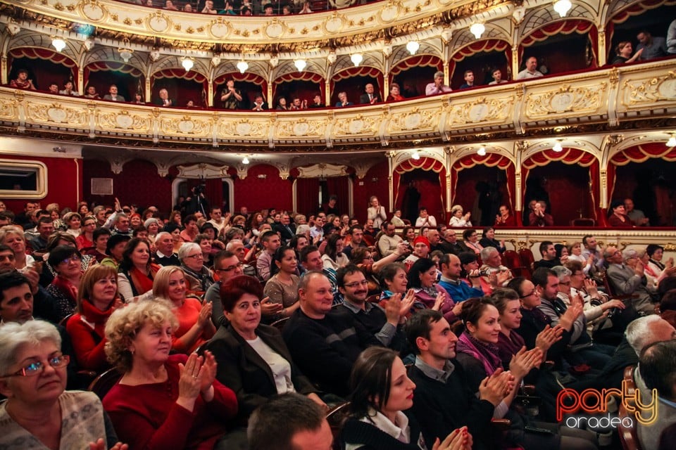 Hai să dăm mână cu mână, Teatrul Regina Maria