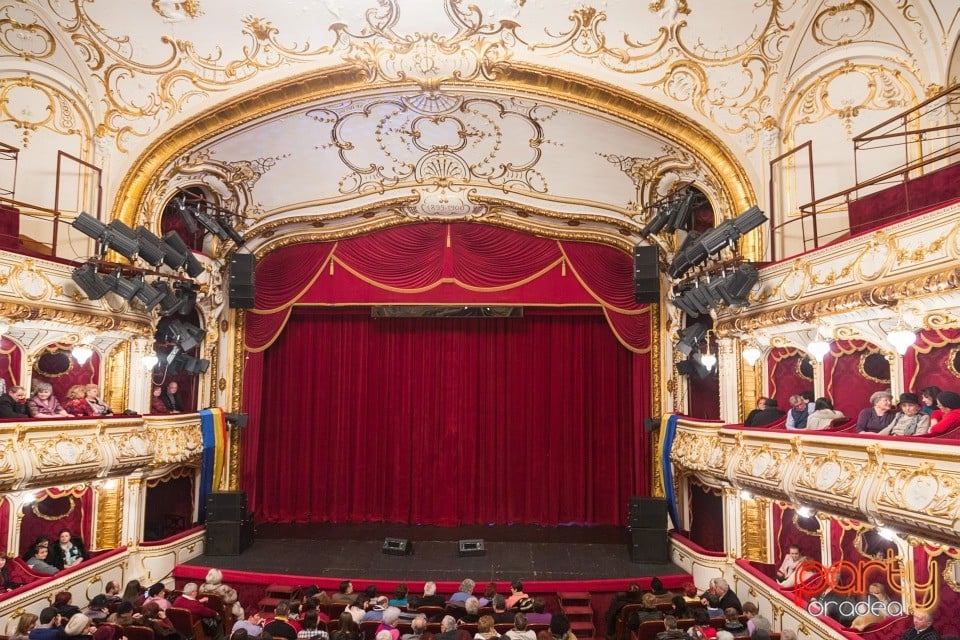 Hai să dăm mână cu mână!, Teatrul Regina Maria