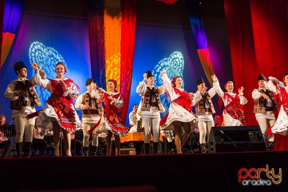 Hai să dăm mână cu mână!, Teatrul Regina Maria