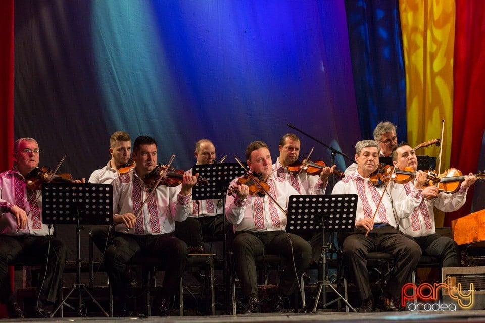 Hai să dăm mână cu mână!, Teatrul Regina Maria