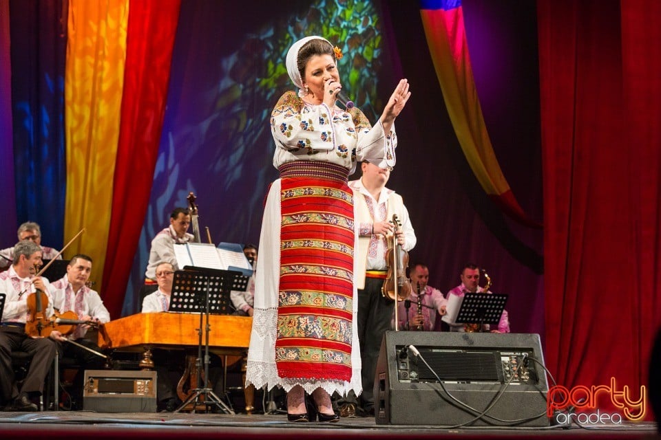 Hai să dăm mână cu mână!, Teatrul Regina Maria