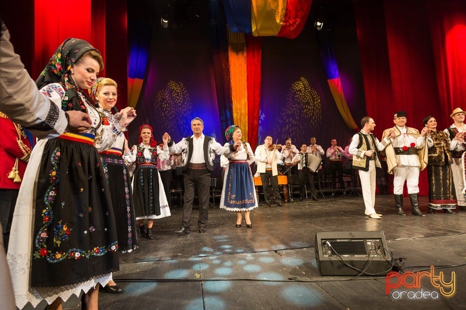 Hai să dăm mână cu mână!, Teatrul Regina Maria