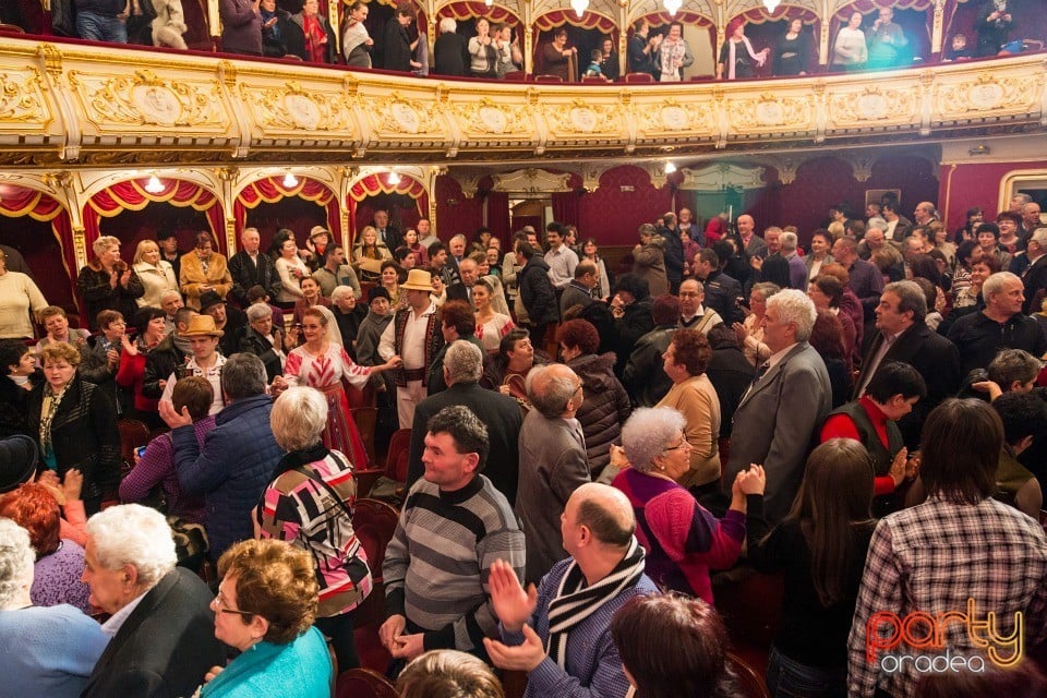 Hai să dăm mână cu mână!, Teatrul Regina Maria