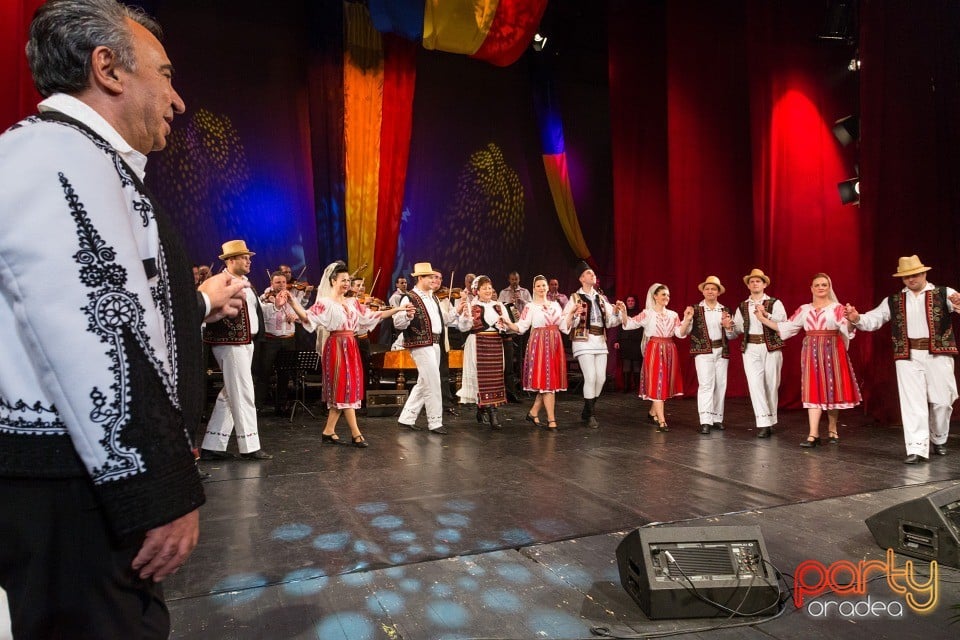 Hai să dăm mână cu mână!, Teatrul Regina Maria