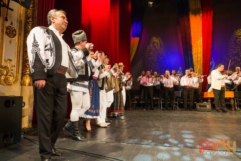 Hai să dăm mână cu mână!, Teatrul Regina Maria