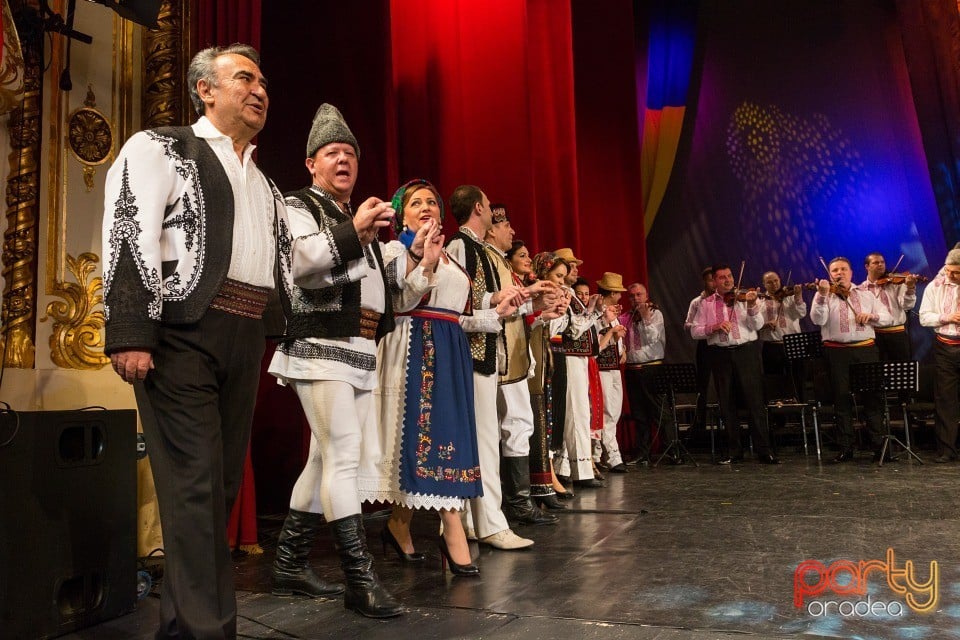 Hai să dăm mână cu mână!, Teatrul Regina Maria