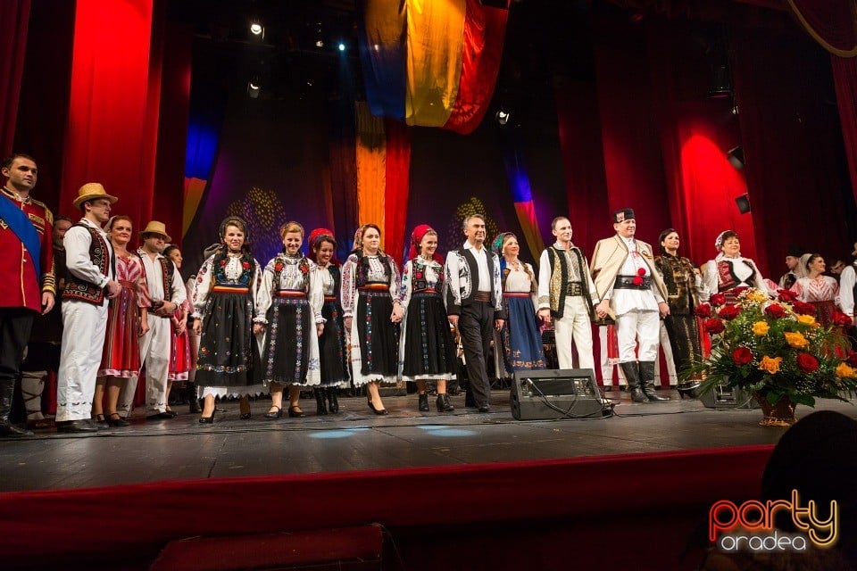 Hai să dăm mână cu mână!, Teatrul Regina Maria