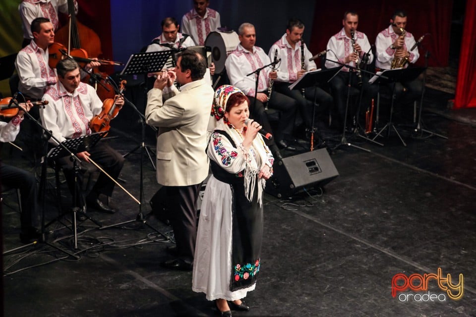 Hai să dăm mână cu mână, Teatrul Regina Maria