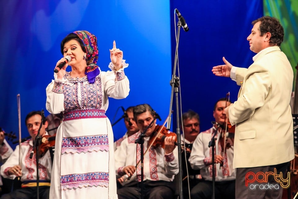 Hai să dăm mână cu mână, Teatrul Regina Maria