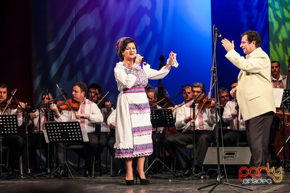 Hai să dăm mână cu mână, Teatrul Regina Maria