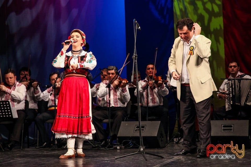 Hai să dăm mână cu mână, Teatrul Regina Maria