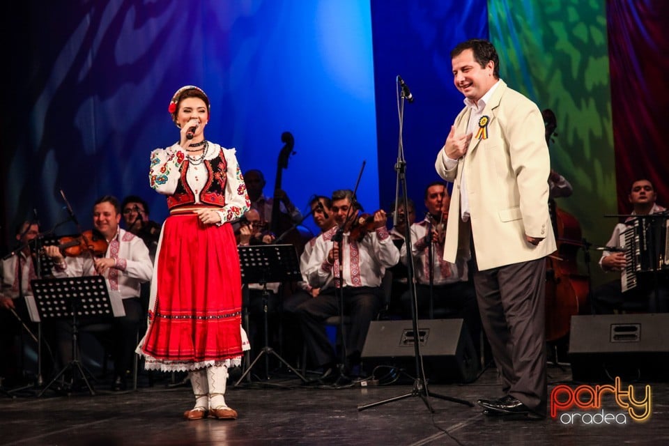 Hai să dăm mână cu mână, Teatrul Regina Maria