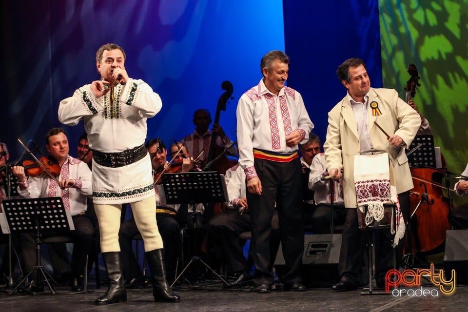 Hai să dăm mână cu mână, Teatrul Regina Maria