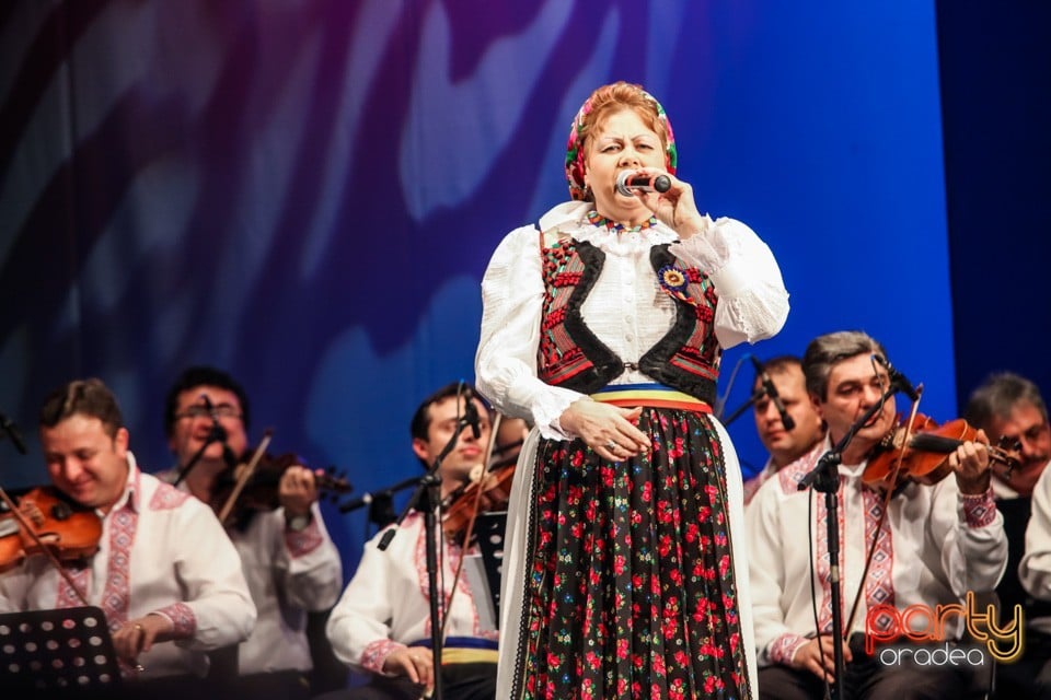 Hai să dăm mână cu mână, Teatrul Regina Maria