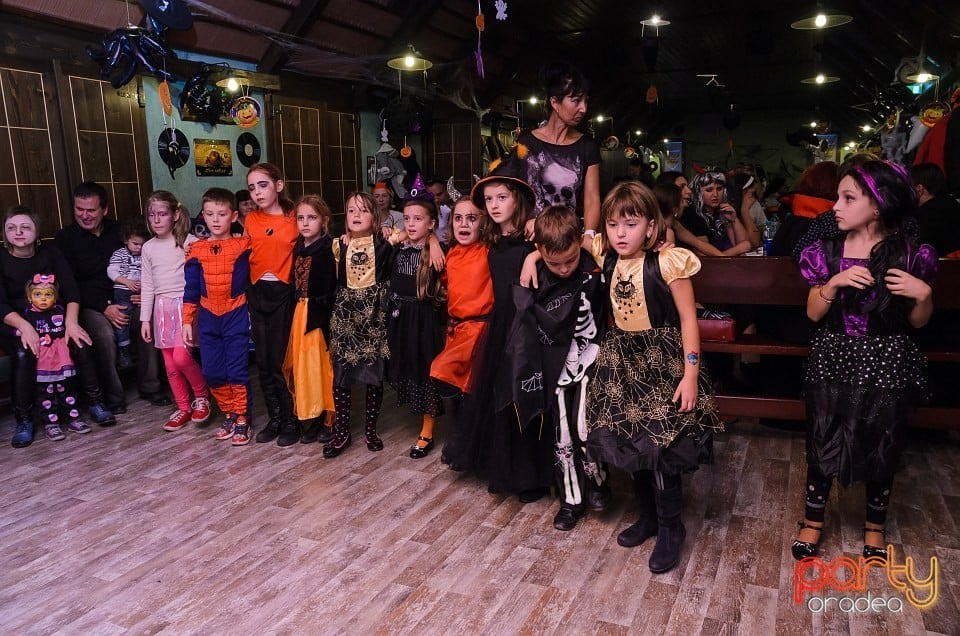 Halloween Ball, Queen's Music Pub