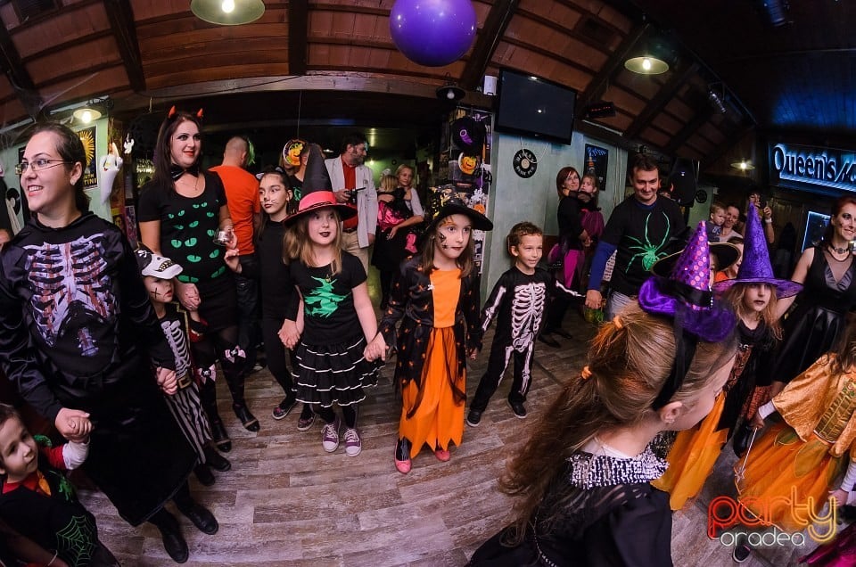 Halloween Ball, Queen's Music Pub