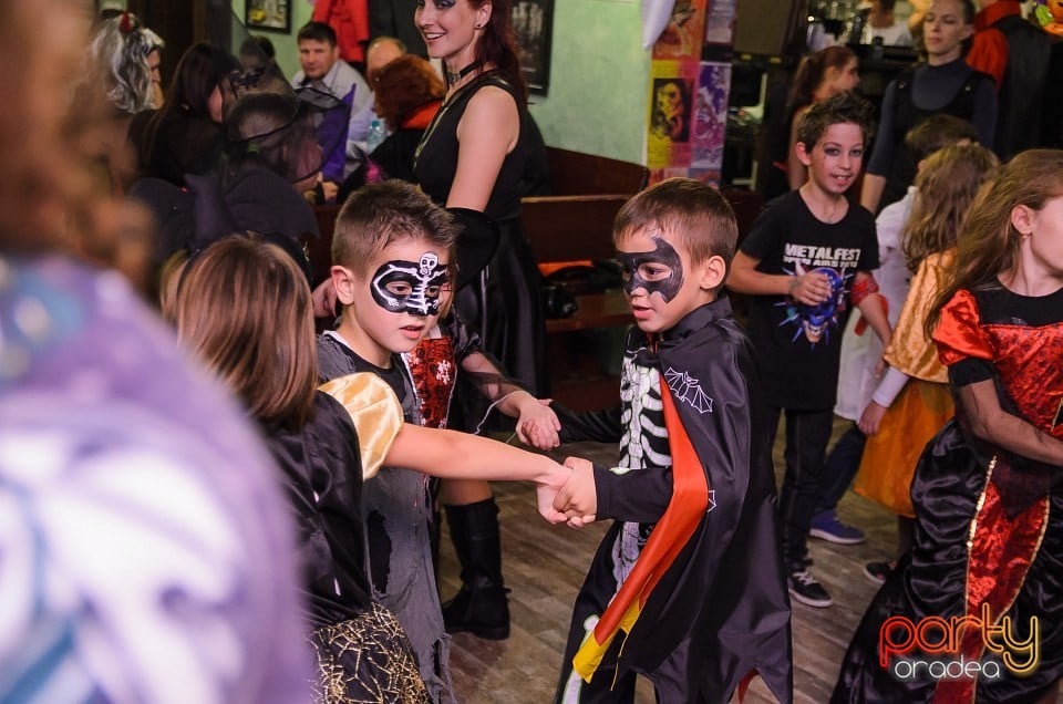 Halloween Ball, Queen's Music Pub