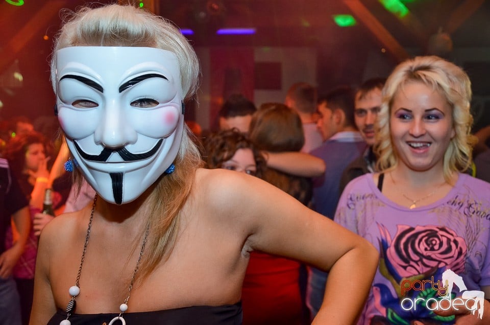 Halloween Party & Laser Show în Faház,