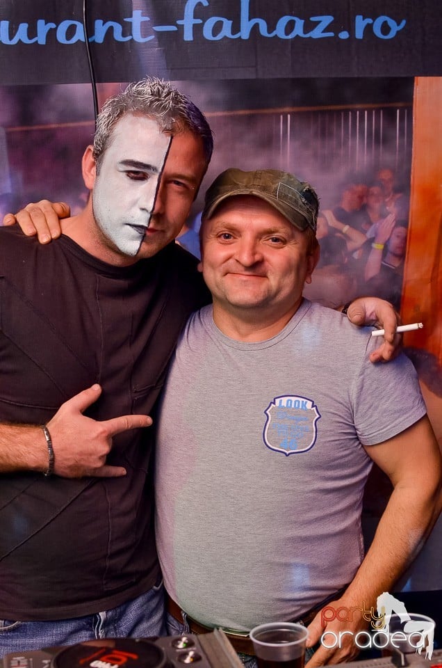 Halloween Party & Laser Show în Faház,