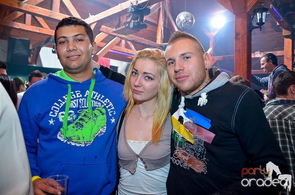 Halloween Party & Laser Show în Faház,