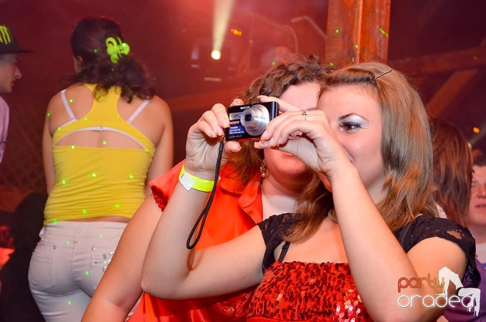 Halloween Party & Laser Show în Faház,