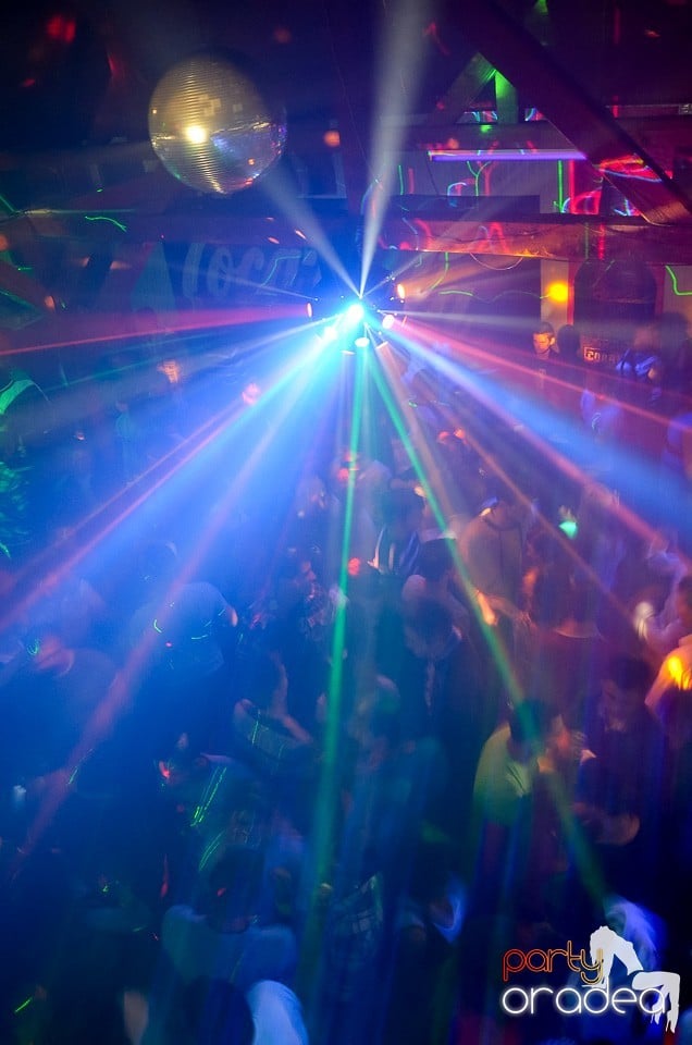 Halloween Party & Laser Show în Faház,