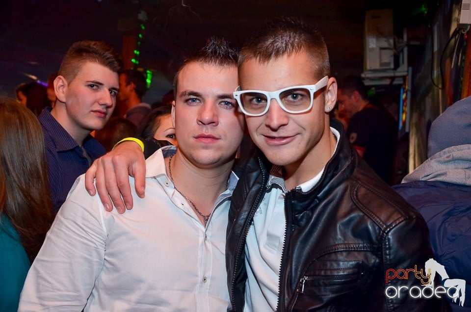 Halloween Party & Laser Show în Faház,