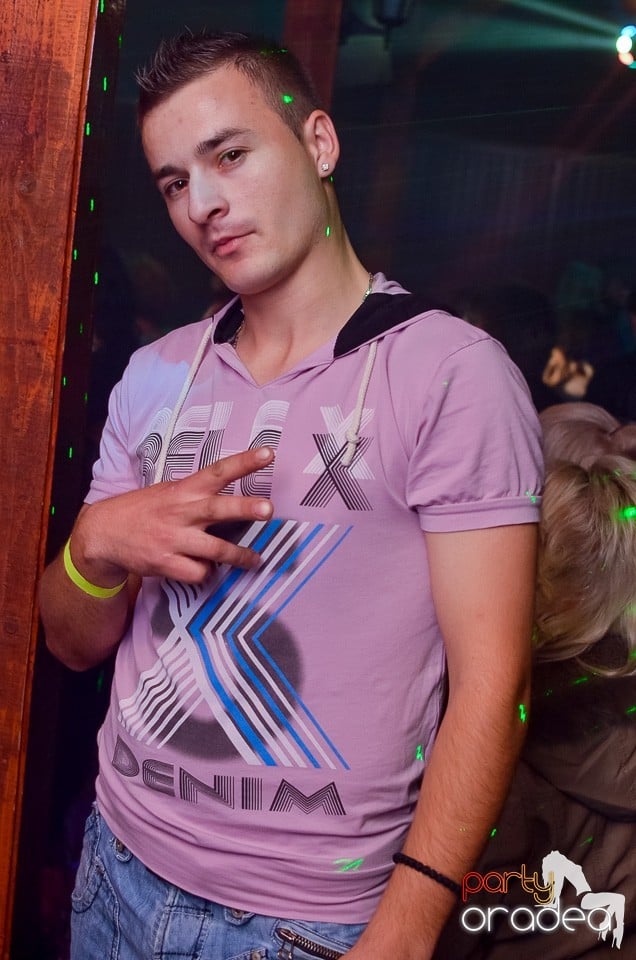Halloween Party & Laser Show în Faház,