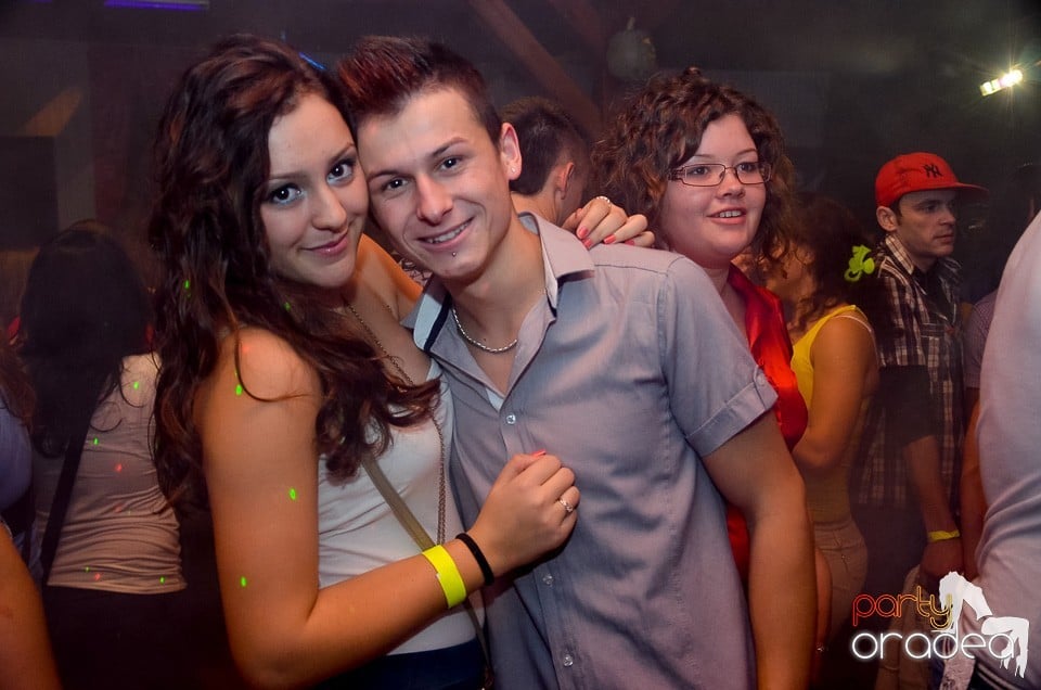 Halloween Party & Laser Show în Faház,