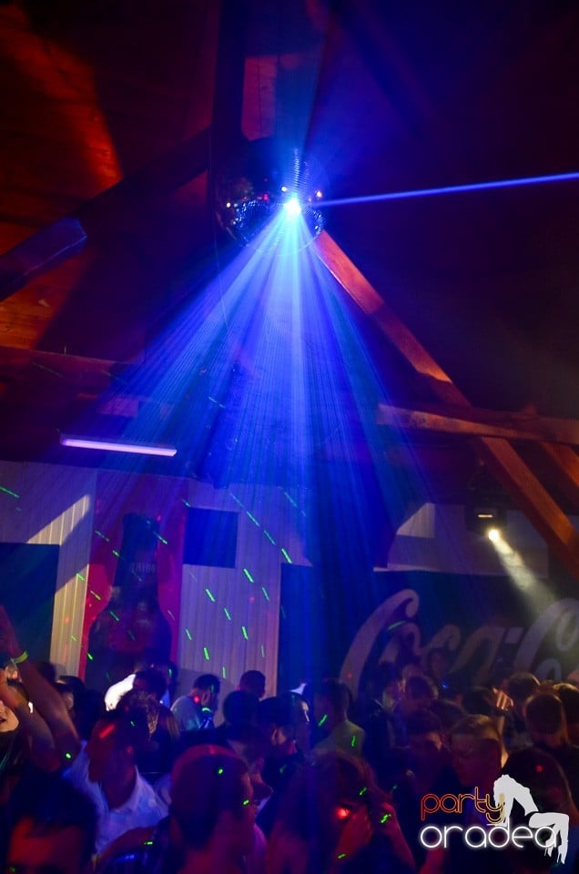 Halloween Party & Laser Show în Faház,