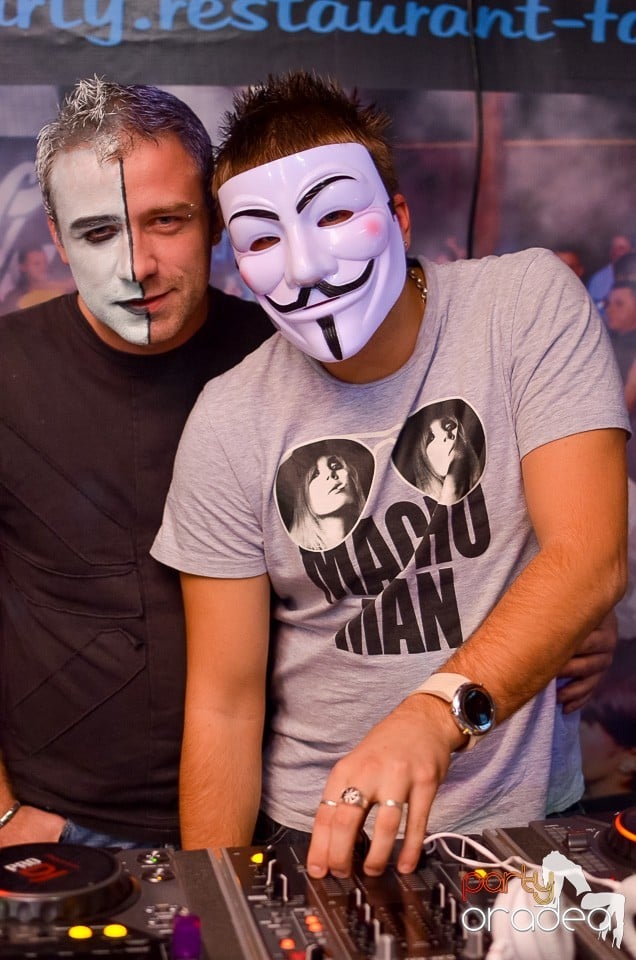 Halloween Party & Laser Show în Faház,